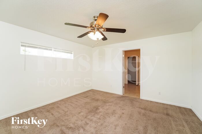 Building Photo - 1481 SW Kamchatka Ave