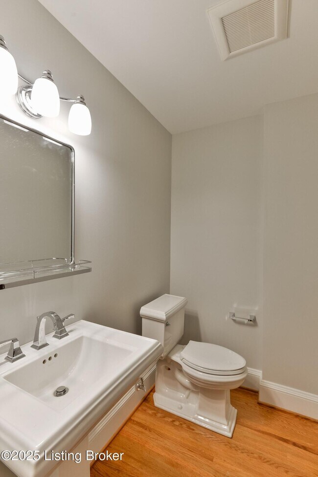 Building Photo - 1411 Willow Ave