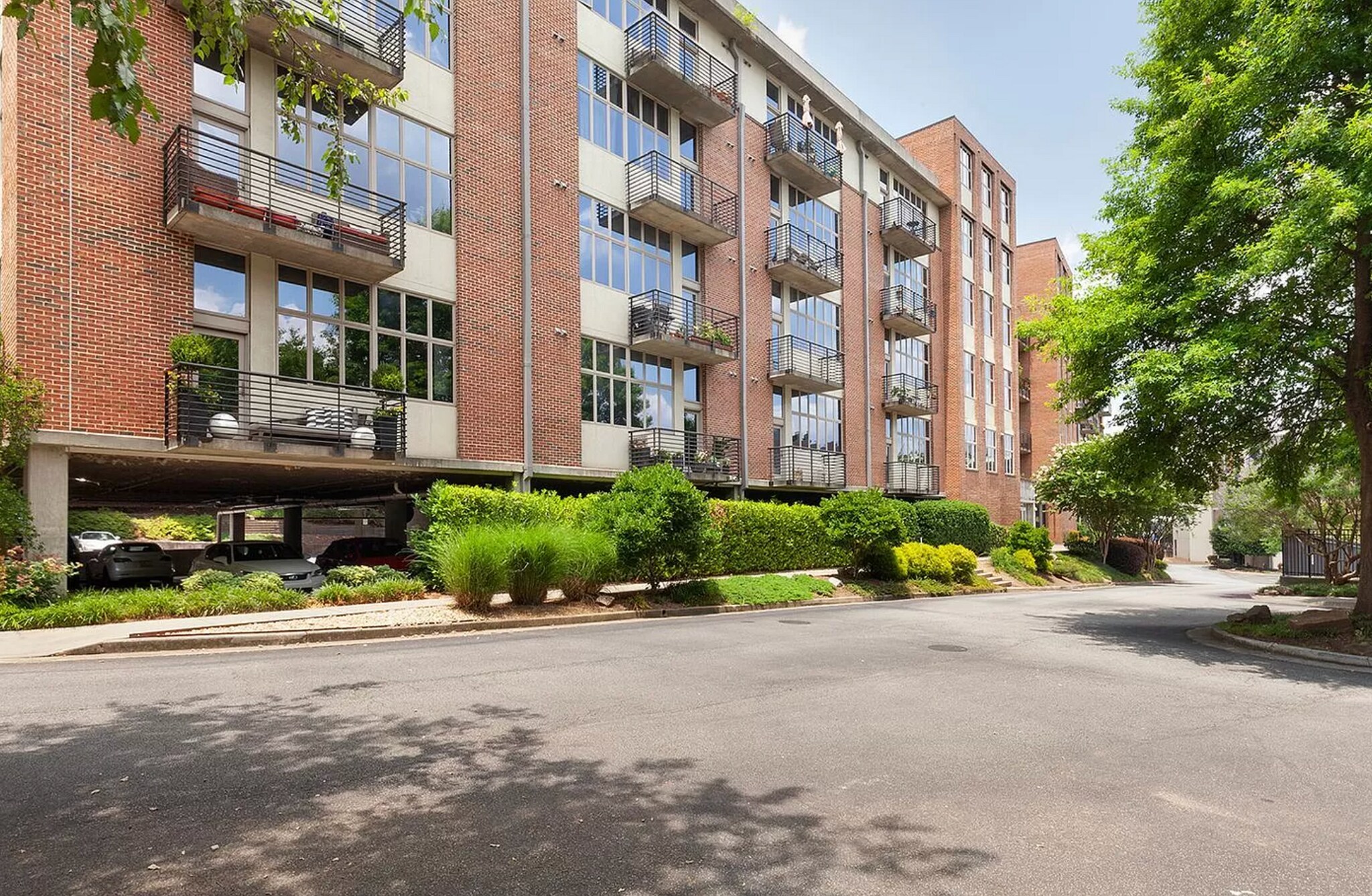 front exterior - 640 Glen Iris Dr NE