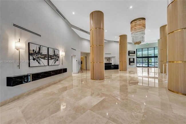 Building Photo - 3500 Mystic Pointe Dr