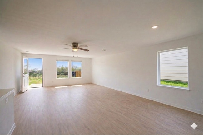 Building Photo - 1913 Ventasso Blvd