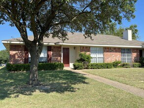 Building Photo - 3/2 Park Place Duplex