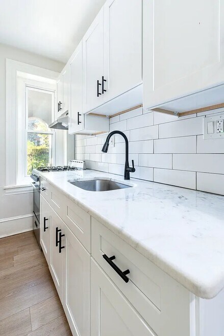 Building Photo - 400 Vernon Rd