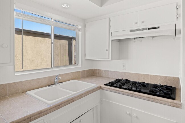 Building Photo - 6685 Sabado Tarde Rd