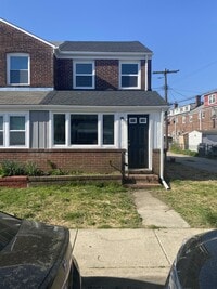 Building Photo - 400 Maple Ln