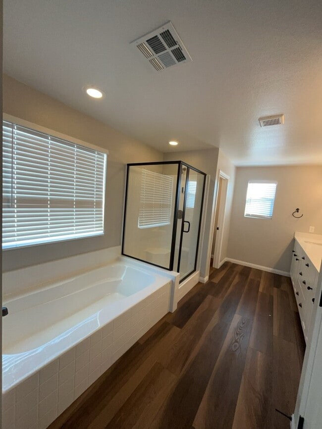 Building Photo - 2122 Bethesda Fountain Rd