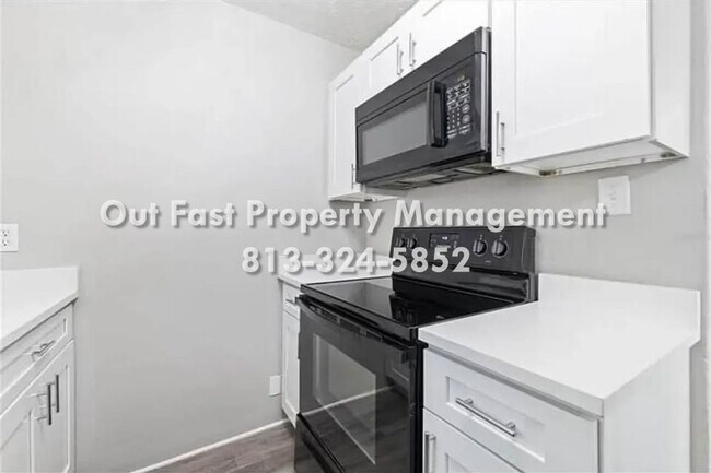 Building Photo - 2920 Emerson Ave S