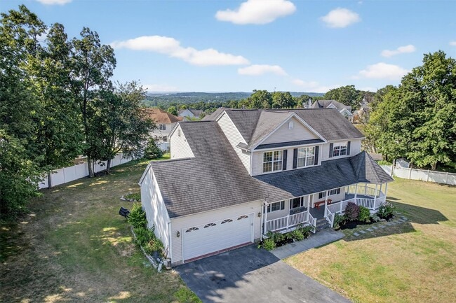 Building Photo - 5 Bridle Ct
