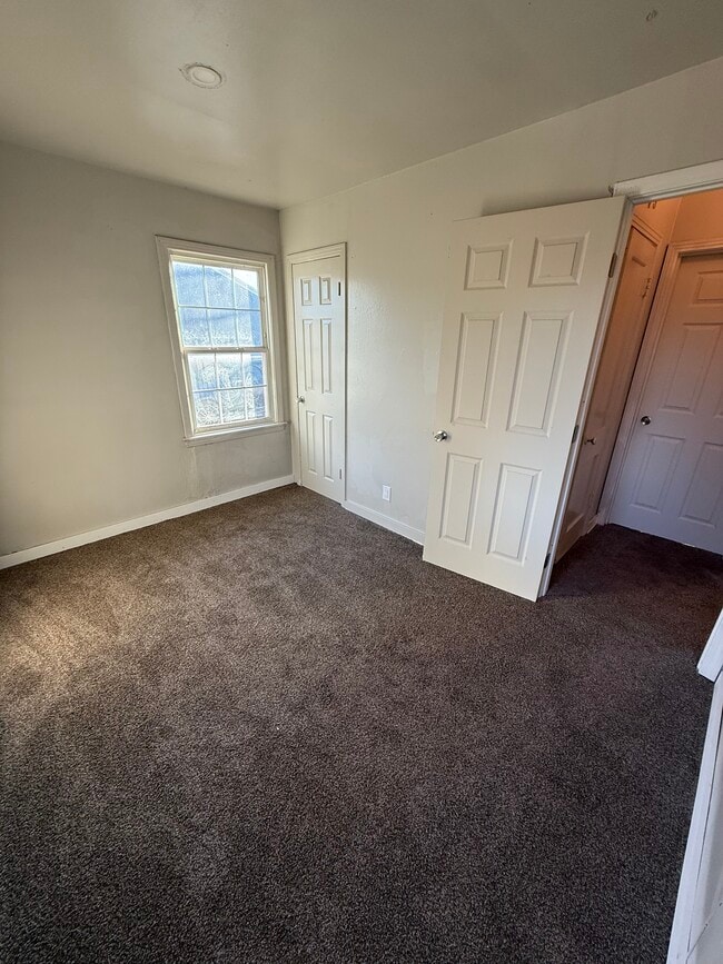 Building Photo - 1913 Gilbert Ave