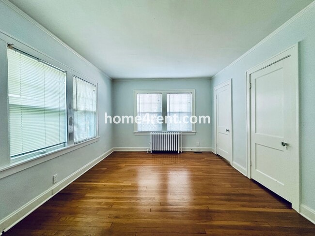 Building Photo - First Level Condo, Just Off the Plaza with...