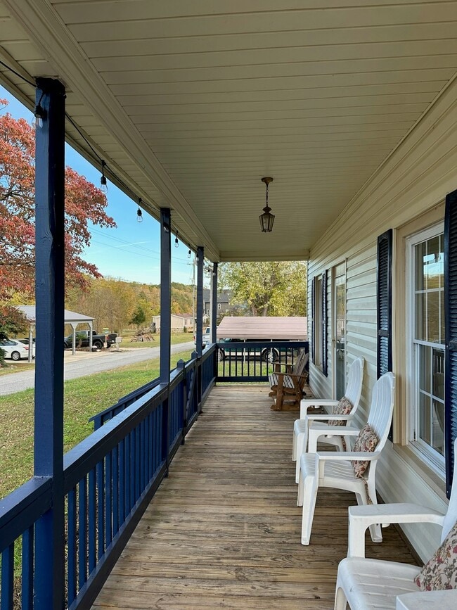 Building Photo - 302 Catawba Ave