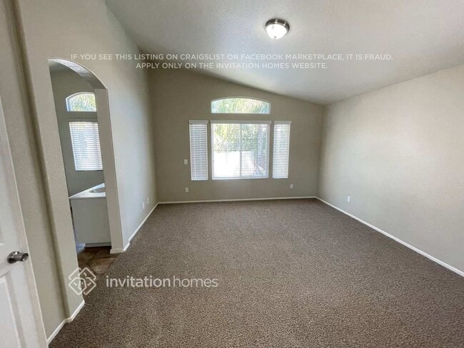 Building Photo - 23842 Sweet Pea Ct