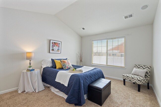 Building Photo - Great 2 Bed 2 Bath Condo in Loveland Avail...