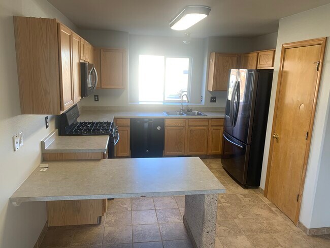 Building Photo - 5615 Marabou Way