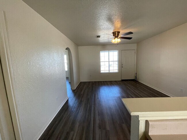 Building Photo - 1606 Dugger Cir