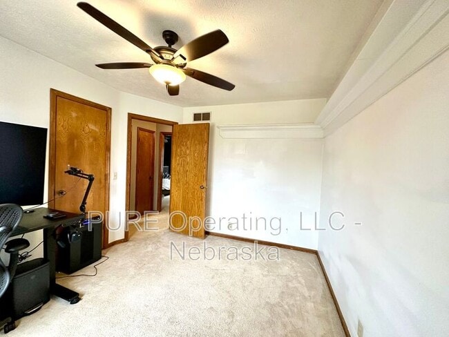 Building Photo - 5018 S 163rd St