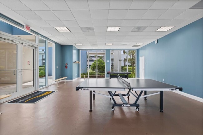 Building Photo - 2/2 in Marina Grande