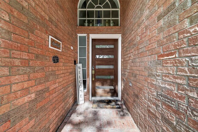 Building Photo - 6514 Kings Summit Dr
