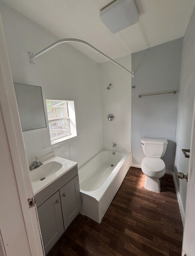 Building Photo - 1128 Alabama Ave