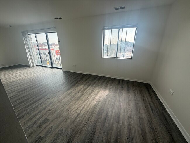 Building Photo - 2310 N Harlem Ave