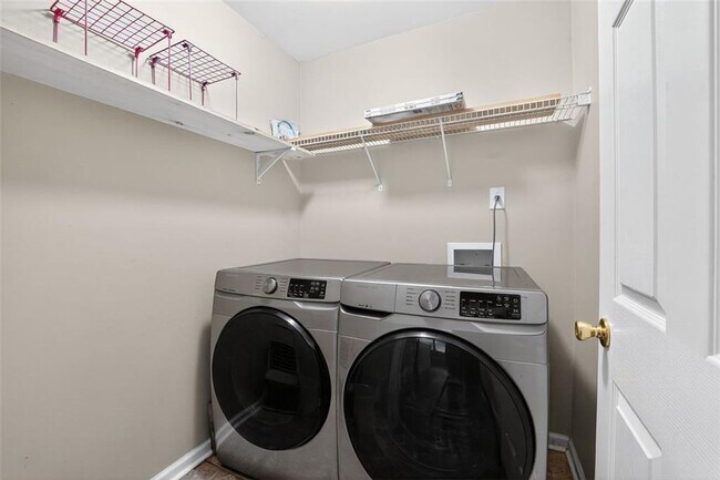 Building Photo - 605 Lofty Ln