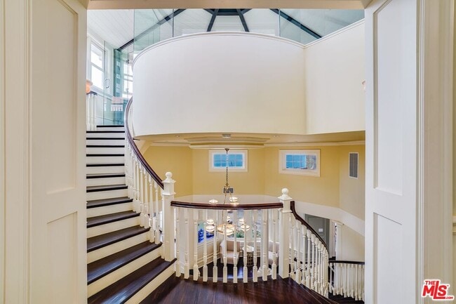 Building Photo - 6277 Sea Star Dr
