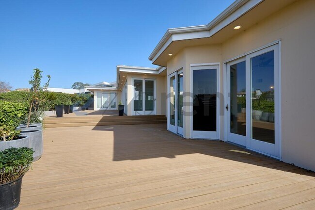 Building Photo - 227 Milford Dr