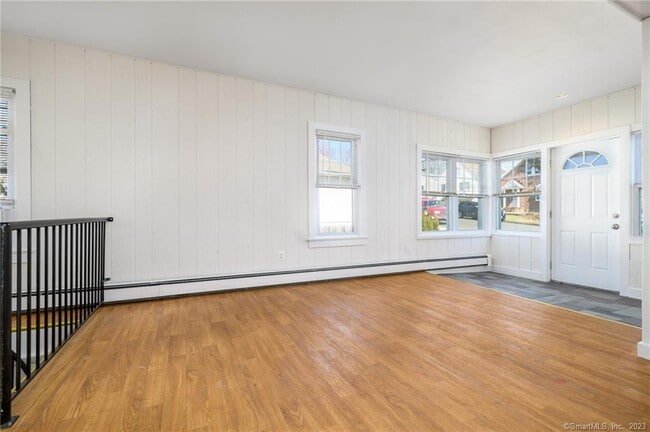 Building Photo - 15 Duncanson St