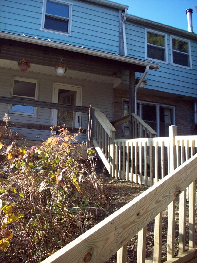 Building Photo - 1574 Coddington Rd