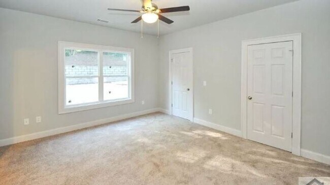 Building Photo - PRE-LEASING FOR AUGUST 2026!