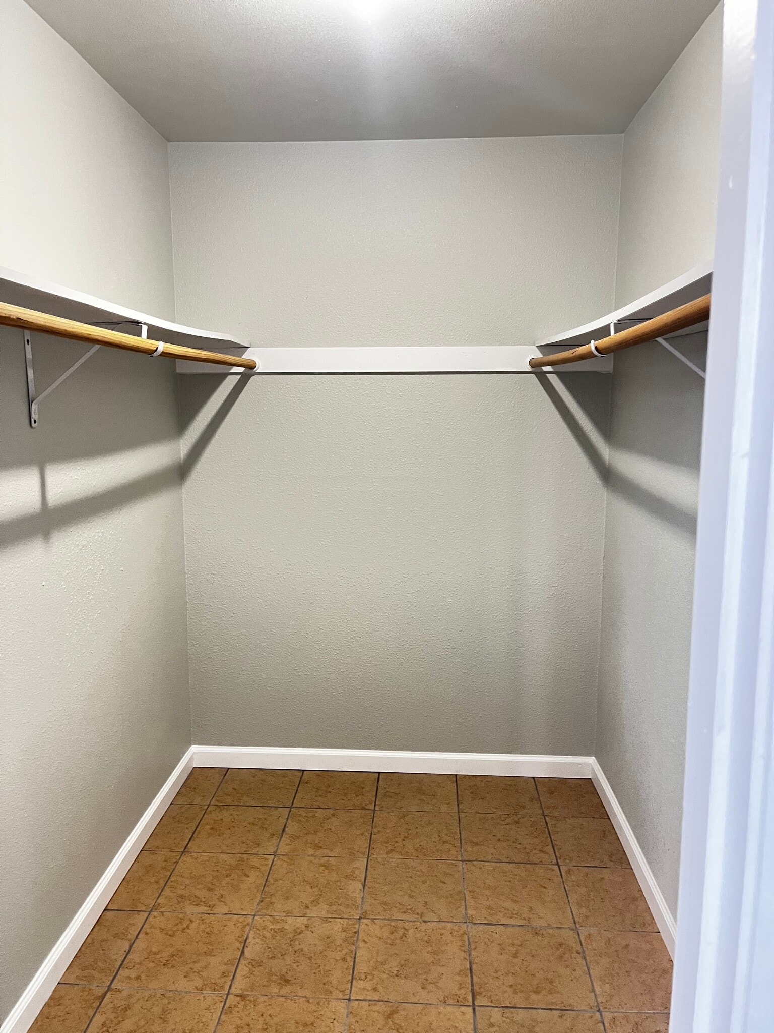 Building Photo - 1222 N Star Circle Dr