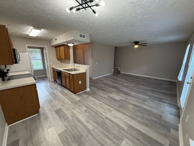 Building Photo - 272 Indian Park Dr