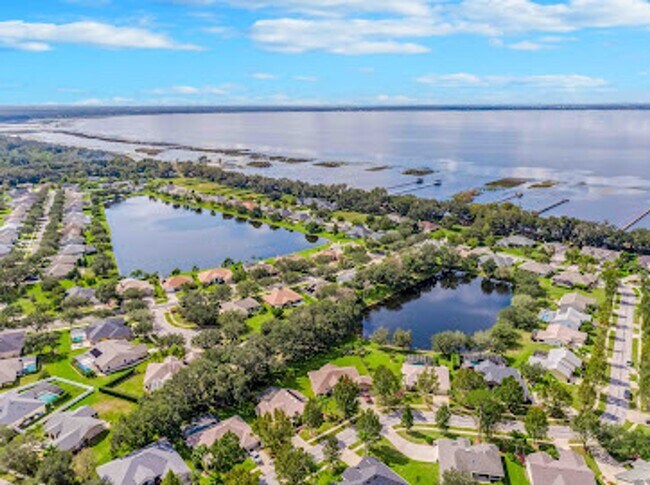 Building Photo - St. Cloud 4 Bedroom, 4 Bathroom Pool Home with Lake View