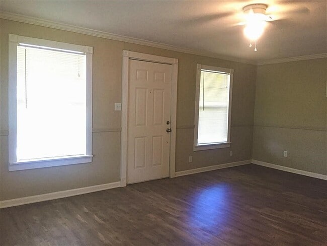 Building Photo - 306 E 32nd St