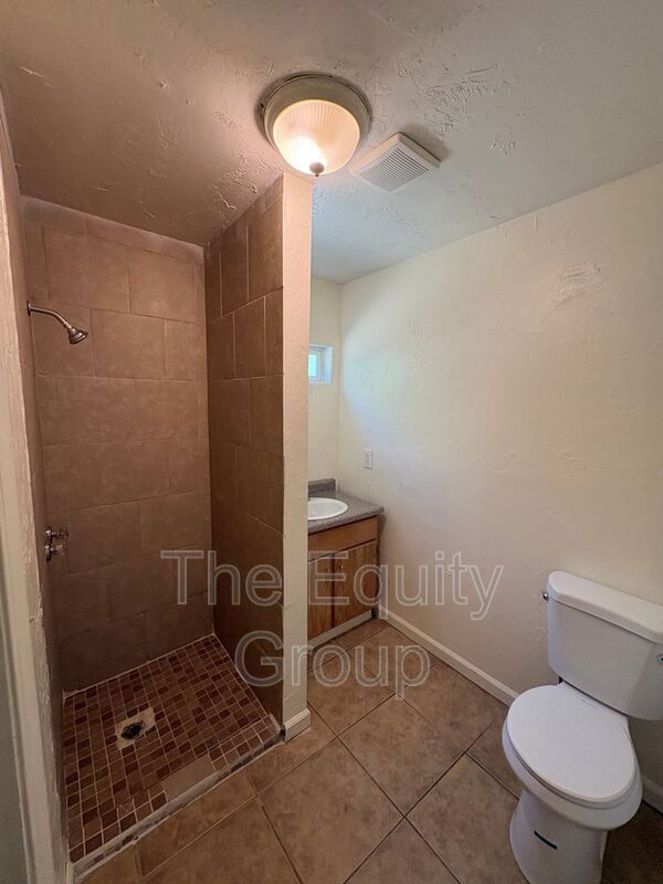 Building Photo - 1265 I St