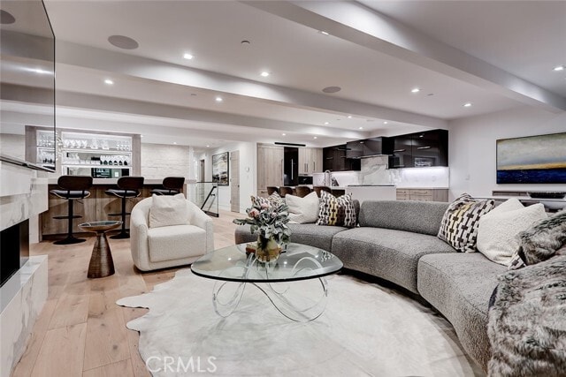 Building Photo - 1208 The Strand