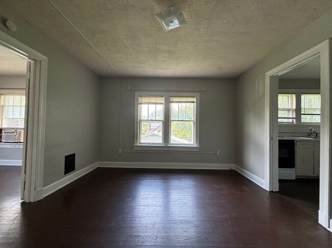 Building Photo - 207 Ensley Ave