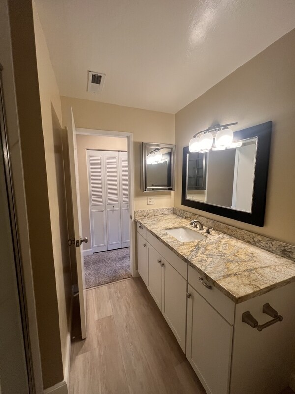 Building Photo - 3022 Yulupa Ave