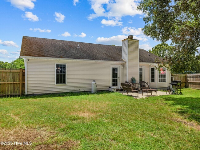 Building Photo - 401 Cherry Ct