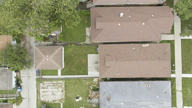 Building Photo - 8326 S Luella Ave