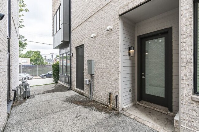 Building Photo - 3BR Germantown Townhome in the Heart of Nashville