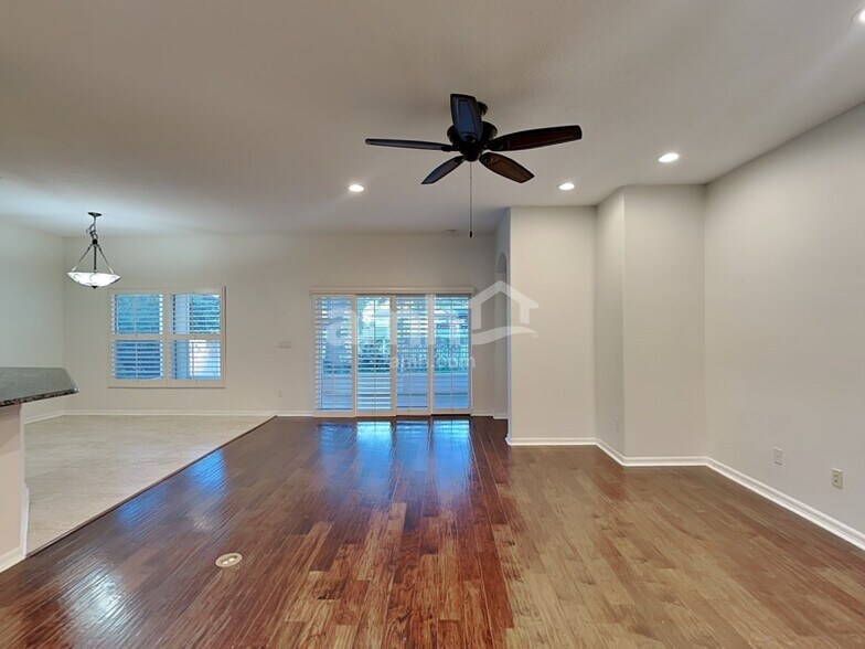 Building Photo - 879 Moonluster Dr