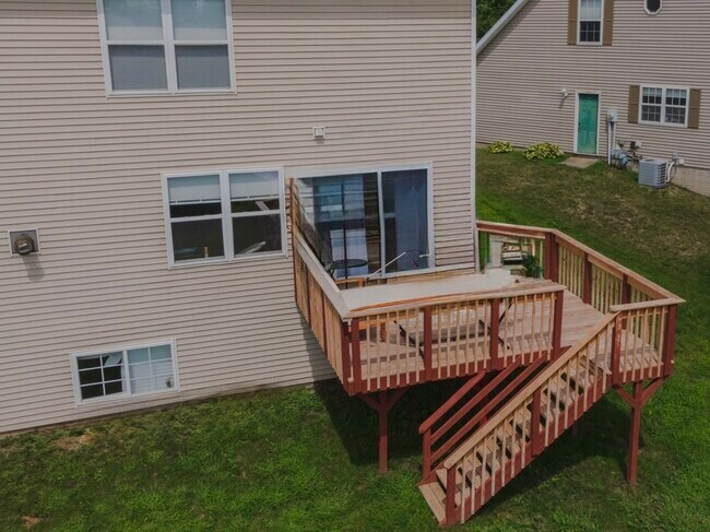 Building Photo - 1212 Beacon Hill Ct