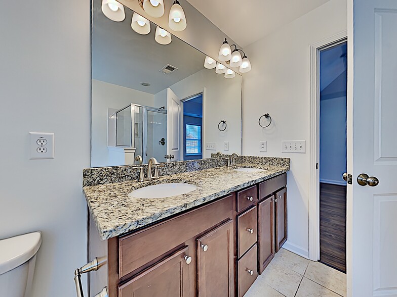 Building Photo - 468 Whispering Breeze Ln