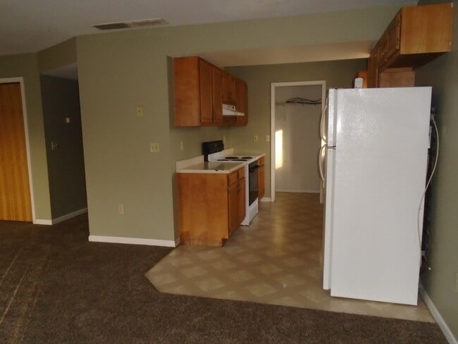 Building Photo - 615 N 4th St