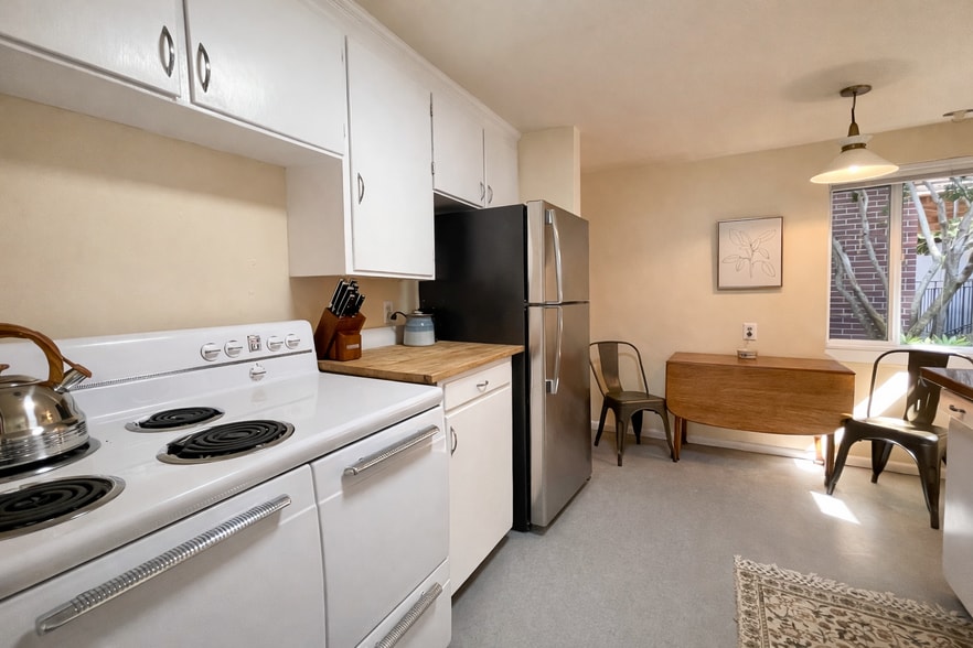 Building Photo - 4324 3rd Ave NW