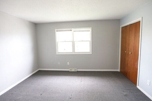 Building Photo - 4156 Norman Dr SE