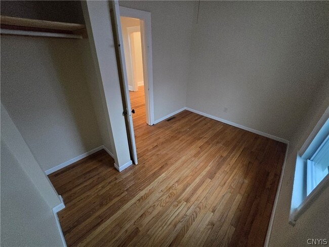 Building Photo - 804 E Division St