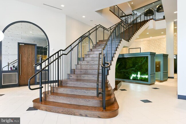 Building Photo - 901 H St NE