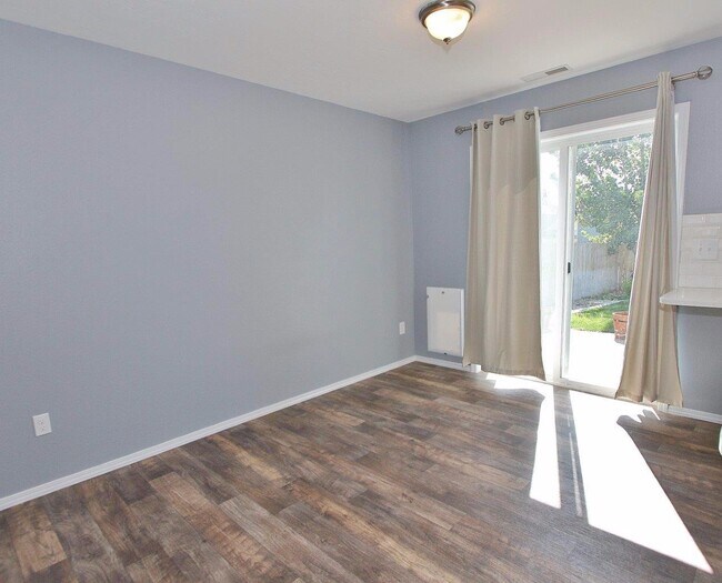 Building Photo - Immaculate Home Nestled in Quiet Neighborhood